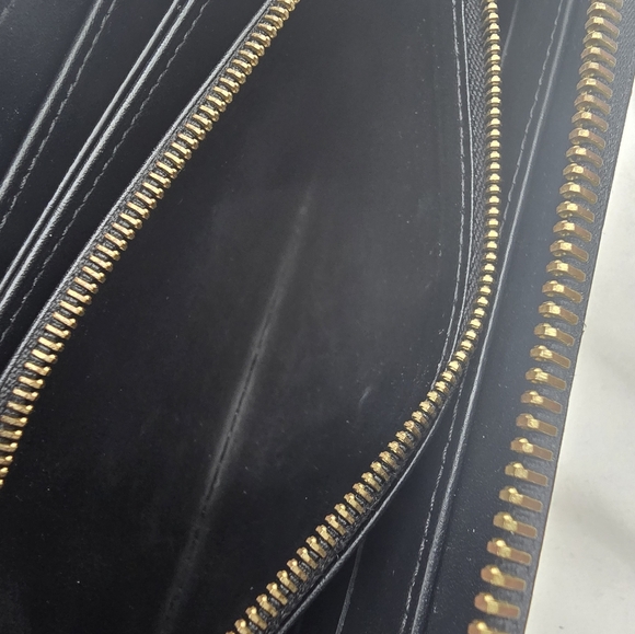 Limited Edition LV Sticker Contine tal Wallet Pre-loved - Picture 8 of 11